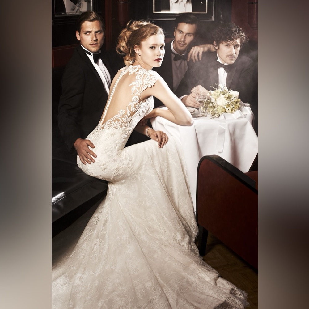 Justin Alexander Wedding Dress (unaltered)